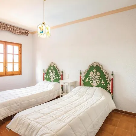 8 Bedroom Amazing In Riudellots *