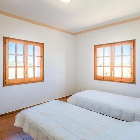 Holiday home 8 Bedroom Amazing In Riudellots *